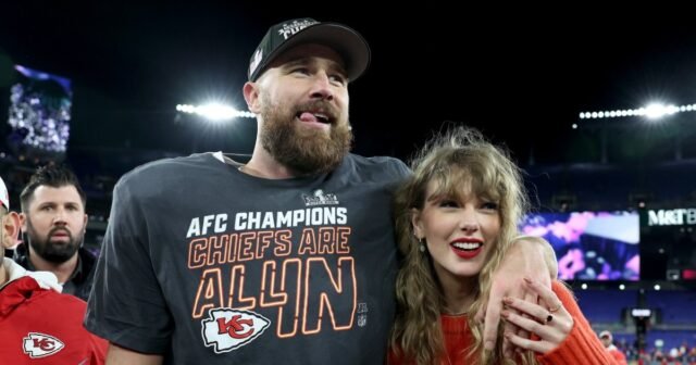 GettyImages-1968530700-travis-kelce-taylor-swift-pizza.jpg
