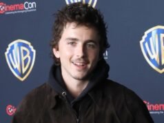 Timothee Chalamet encontra as líderes de torcida de Dallas