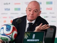 Deputados europeus exigem investigação do chefe da FIFA sobre revogação do cartão vermelho dos EUA