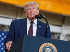 Trump reivindica documentos eleitorais desclassificados enquanto autoridades do Oregon defendem o sistema de votação “seguro” do estado