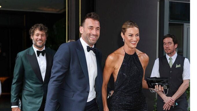 O mundo dos esportes se transformou em uma celebração para o casamento de Travis Kelce e Taylor Swift no Madison Square Garden.