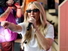 Desempenho de Ellie Goulding nas quartas de final da Copa do Mundo: assista