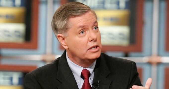 Como o Meet the Press prestou homenagem a Lindsey Graham após sua morte Como o Meet the Press prestou homenagem a Lindsey Graham após sua morte
