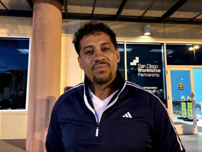 Este imigrante serviu no Exército dos Estados Unidos. Ele agora enfrenta deportação | Notícias de Donald Trump Este imigrante serviu no Exército dos Estados Unidos. Ele agora enfrenta deportação | Notícias de Donald Trump