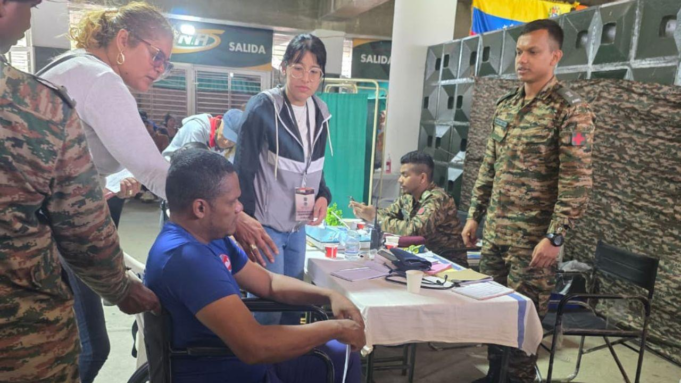 Equipe médica do Exército Indiano recebe elogios de sobreviventes Equipe médica do Exército Indiano recebe elogios de sobreviventes