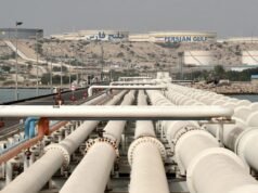 Os preços do petróleo subiram 5% depois de os Estados Unidos eliminarem isenções de sanções ao petróleo do Irão.