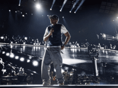 Jay-Z convida Eminem e Pharrell para segunda noite no Yankee Stadium: Fotos