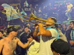 o trombonista que revoluciona o túnel Caseros quando a Argentina vence