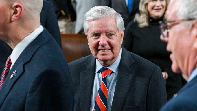 Beth Van Dyne critica imã do Texas pelos comentários de Lindsey Graham Beth Van Dyne critica imã do Texas pelos comentários de Lindsey Graham