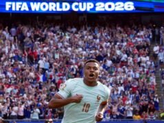França já está entre os quatro primeiros e espera rival