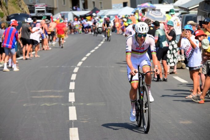 Tadej Pogačar quebra o recorde do Col du Tourmalet do Tour de France por mais de dois minutos