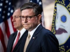 A Câmara dos Representantes promulga a Lei SAVE America, proibindo a negociação de ações. e projeto de legislação de desligamento do sistema