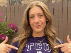 A nado peito Natalie Bradac escolhe TCU Horned Frogs para 2027