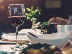 Os amantes do vinho citam os restaurantes vinícolas em Oregon, Washington, como alguns dos melhores do mundo.