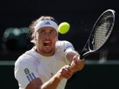 Nº 2 Alexander Zverev para a quarta rodada em Wimbledon