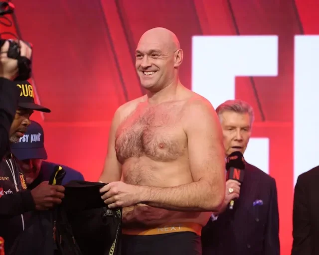 TysonFury-WeighIn-04102026-04.webp.webp