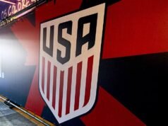 Dois dirigentes do futebol dos EUA foram suspensos pela FIFA por violarem os regulamentos da competição.