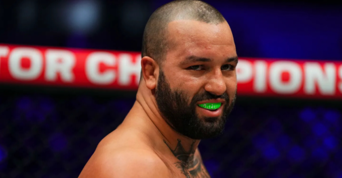 O rival dos pesos pesados prometeu mandar Josh Hockett para a faca quebrando sua perna O rival dos pesos pesados prometeu mandar Josh Hockett para a faca quebrando sua perna