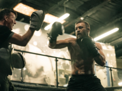 Foi quando Conor McGregor machucou o pé do garoto, o que impediu seu retorno ao UFC