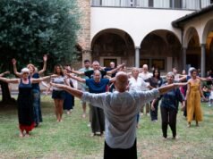 O corpo celeste retorna com dança e contemplação nos espaços sagrados da cidade