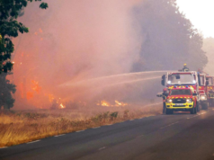 Mais de 10.000 pessoas evacuadas devido a um incêndio florestal que consumiu 2.000 hectares perto de Bordéus