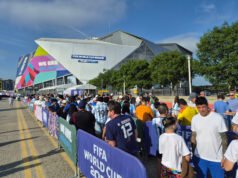 a caravana de torcedores do centro ao estádio que fez vibrar as ruas da cidade da fórmula Coca Cola