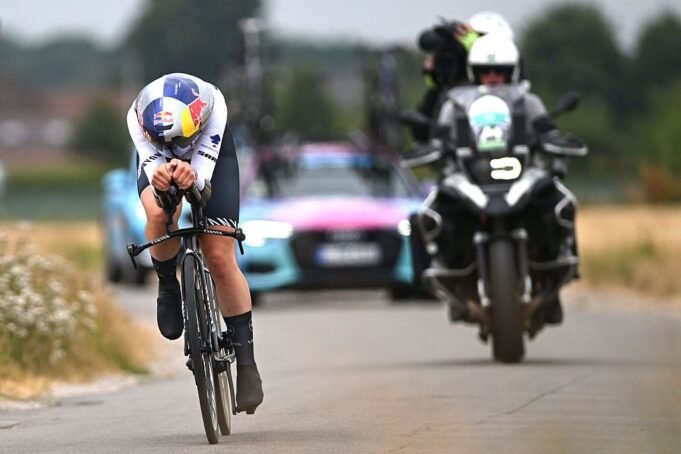 Zoe Bäckstedt venceu o segundo contra-relógio da semana na Etapa 3a e é a líder geral do Baloise Ladies Tour.