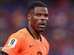 Denzel Dumfries: O Real Madrid contratou o lateral holandês do Inter de Milão por um contrato de quatro anos.