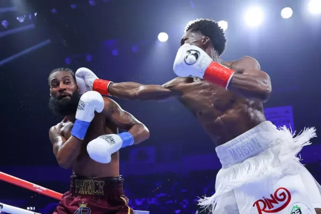 abdullah-mason-vs-albert-bell-jab.webp.webp