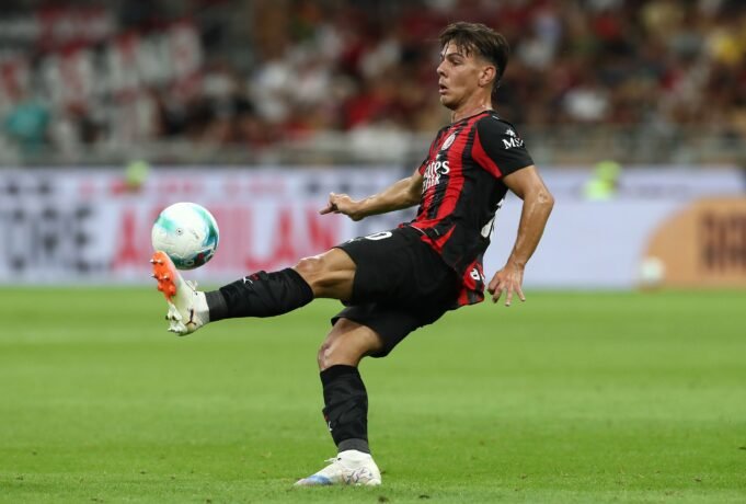 Ruben Amorim é a tábua de salvação de Ardon Jashari no Milan Ruben Amorim é a tábua de salvação de Ardon Jashari no Milan
