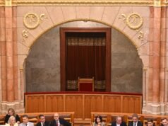 Parlamento húngaro vota para expulsar o presidente na última medida anti-Orbán | Notícias sobre direitos civis
