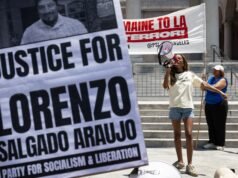 Protesto realizado em Houston pelo assassinato de Lorenzo Salgado Araujo pelo ICE | Notícias