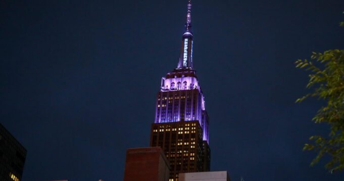 Empire State Building ilumina-se para o casamento de Taylor Swift e Travis Kelce