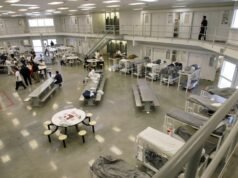 Um juiz decidiu que os médicos legistas de Washington podem entrar nas instalações do ICE apesar de mais de 3.500 reclamações, anunciou o governo.