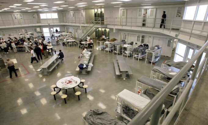 Um juiz decidiu que os médicos legistas de Washington podem entrar nas instalações do ICE apesar de mais de 3.500 reclamações, anunciou o governo.