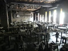 saída trancada Decorações em chamas: Dentro de um pub mortal em Bangkok | Notícias criminais