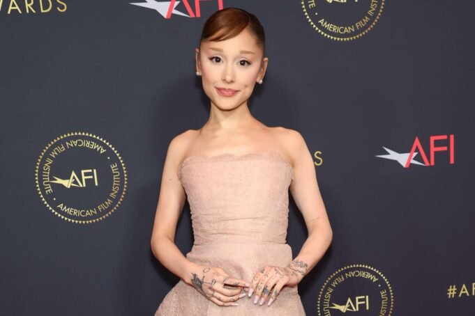 Ariana Grande sai da 13ª temporada de ‘American Horror Story’ devido a conflito de agenda