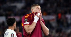 O Ajax entrou na corrida para contratar a Roma, perdendo para Artem Dovbyk