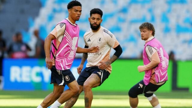 aston-villa-s-george-hemmings-douglas-luiz-and-harvey-elliott-during-training.JPG