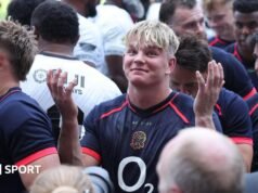 Henry Pollock: Hat-trick da Inglaterra contra Fiji desperta defesa de Steve Borthwick