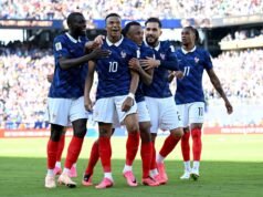 Como posso obter uma transmissão gratuita do World Showcase na França?