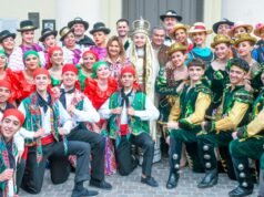 Fuentes e Benonet participaram de uma homenagem à Virgem del Carmen em frente à catedral.