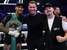 Ben Whittaker está de volta, enfrentando Conor Wallace em Birmingham.