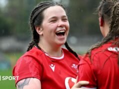 Maisie Davies: Bristol para Exeter assinam apoio ao País de Gales