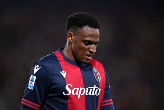 Milan entra na corrida por Jhon Lucumi do Bolonha, precisando de 25 milhões de euros