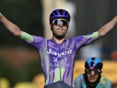 Schmid, piloto suíço, venceu o Tour de France na corrida mais longa, com Pidcock subindo para quarto.