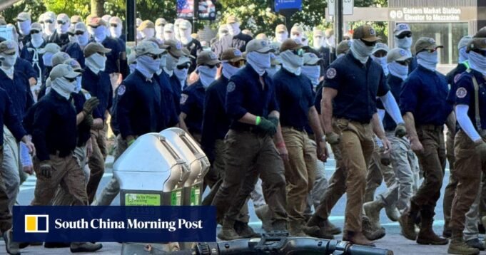 O Secretário do Interior dos EUA diz que a marcha de 4 de Julho dos supremacistas brancos conta como liberdade de expressão. O Secretário do Interior dos EUA diz que a marcha de 4 de Julho dos supremacistas brancos conta como liberdade de expressão.