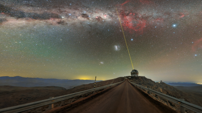 Em 16 de julho de 2026, o laser desapareceu no coração da Via Láctea