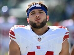 Cam Skattebo aterrorizou os fãs dos Giants ao tentar dar um salto mortal para trás, apesar de uma lesão na perna.