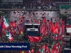 Multidões encheram Teerã no início do cortejo fúnebre do líder supremo do Irã assassinado, Khamenei